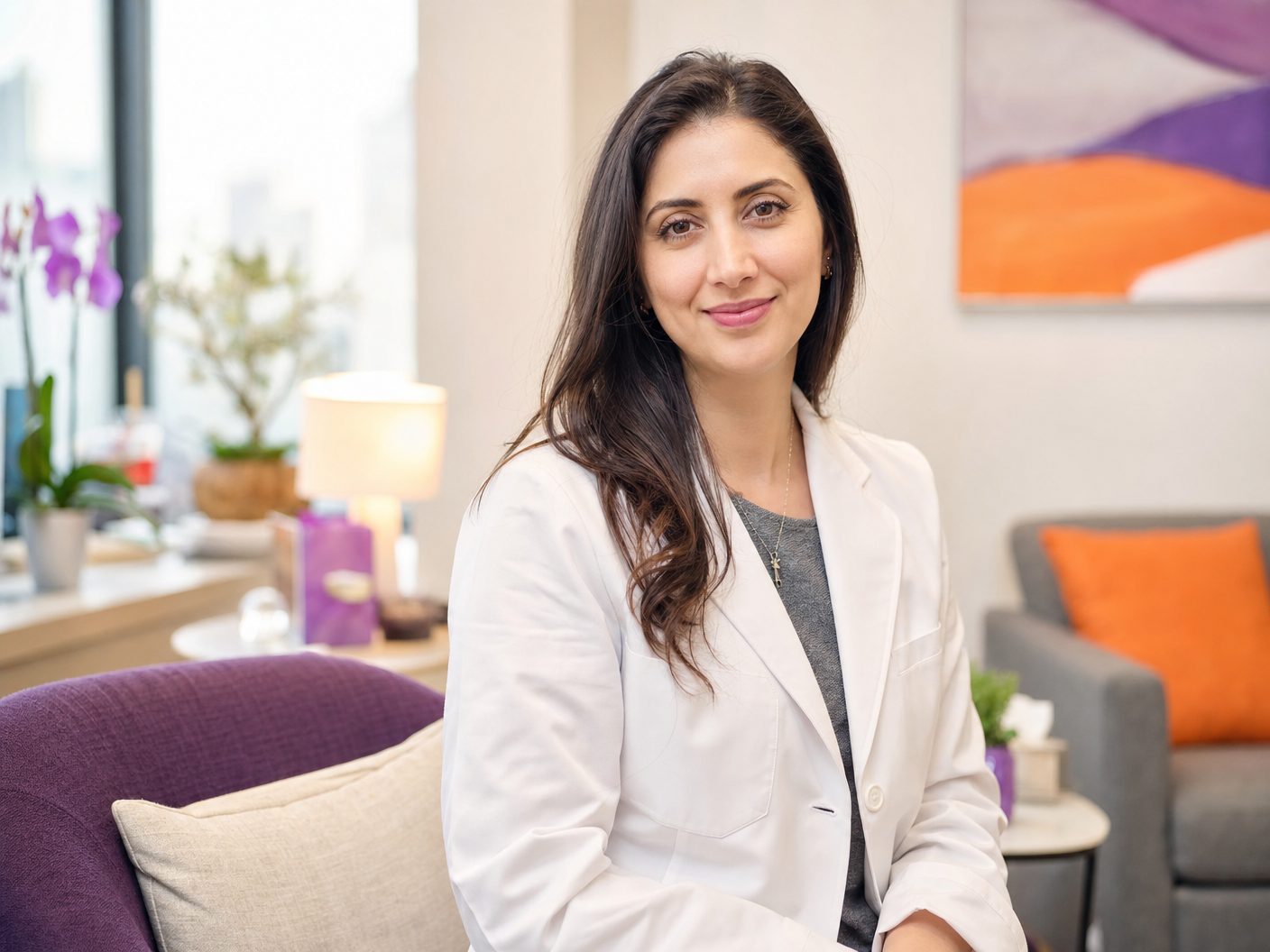 Profesional en consultorio moderno